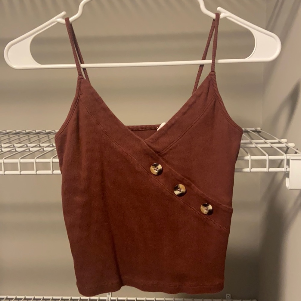 NWOT * ME to WE Burgundy Button Tank Top Size M